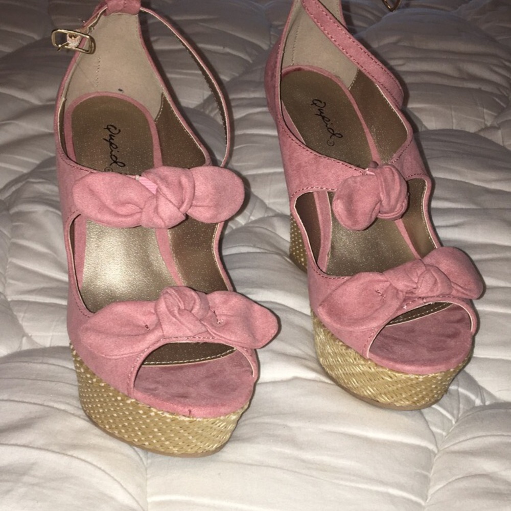 Pink bow wedges - Picture 2 of 3